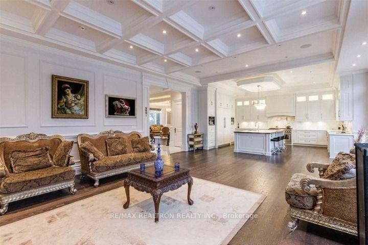 Photo 7 of 267 Arnold Avenue, Vaughan, Crestwood-Springfarm-Yorkhill — HOMEH