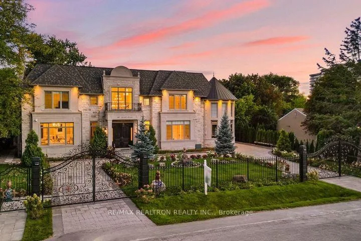 Photo 2 of 267 Arnold Avenue, Vaughan, Crestwood-Springfarm-Yorkhill — HOMEH