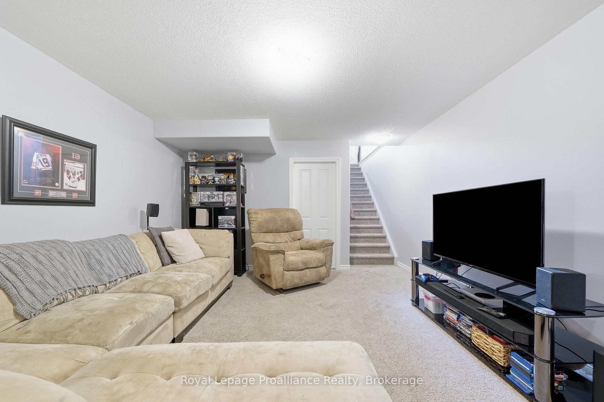 Photo 31 of 33 Chinook Street, Belleville, Belleville Ward — HOMEH