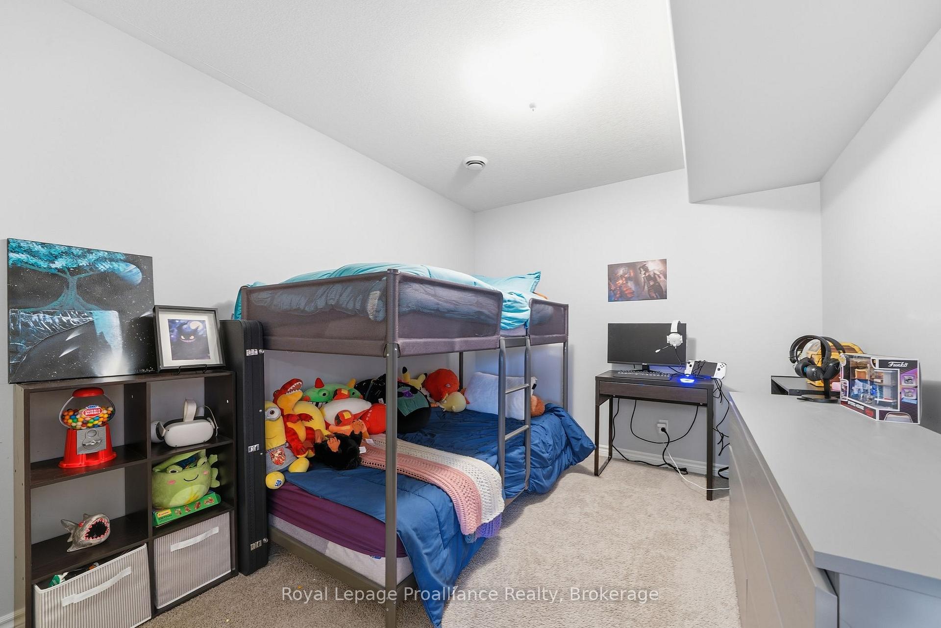 Photo 37 of 33 Chinook Street, Belleville, Belleville Ward — HOMEH