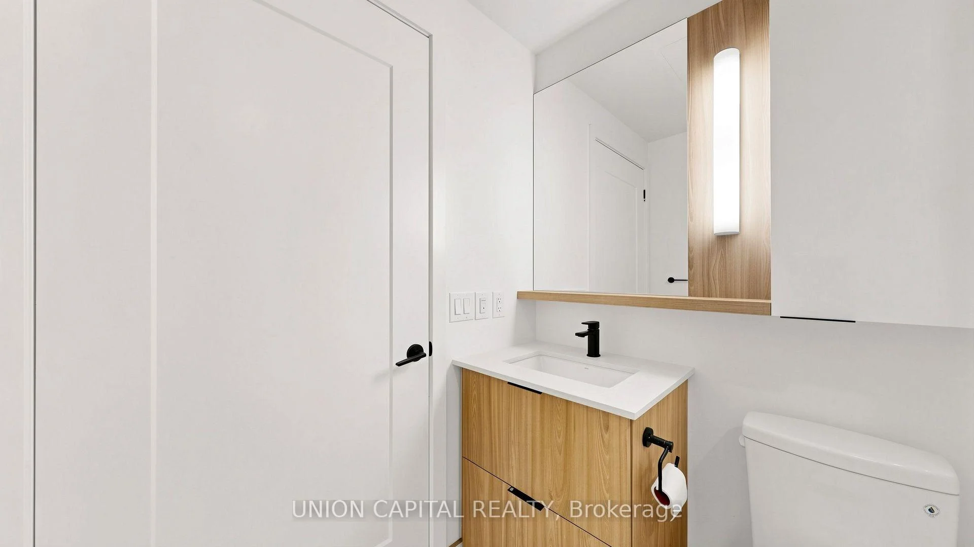 Photo 10 of Unit 3013, 5 Defries Street, Toronto, Regent Park — HOMEH