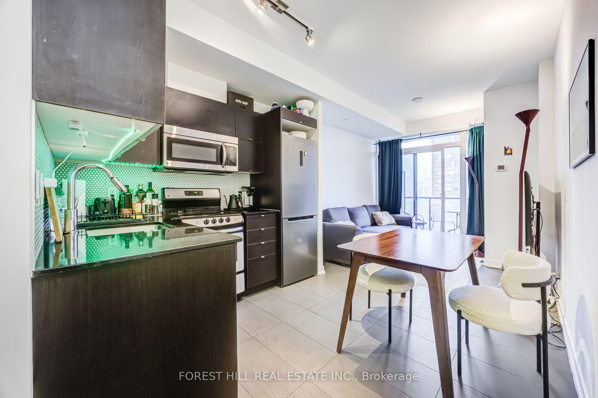 Photo 6 of Unit 2805, 170 Fort York Boulevard, Toronto, Waterfront Communities — HOMEH