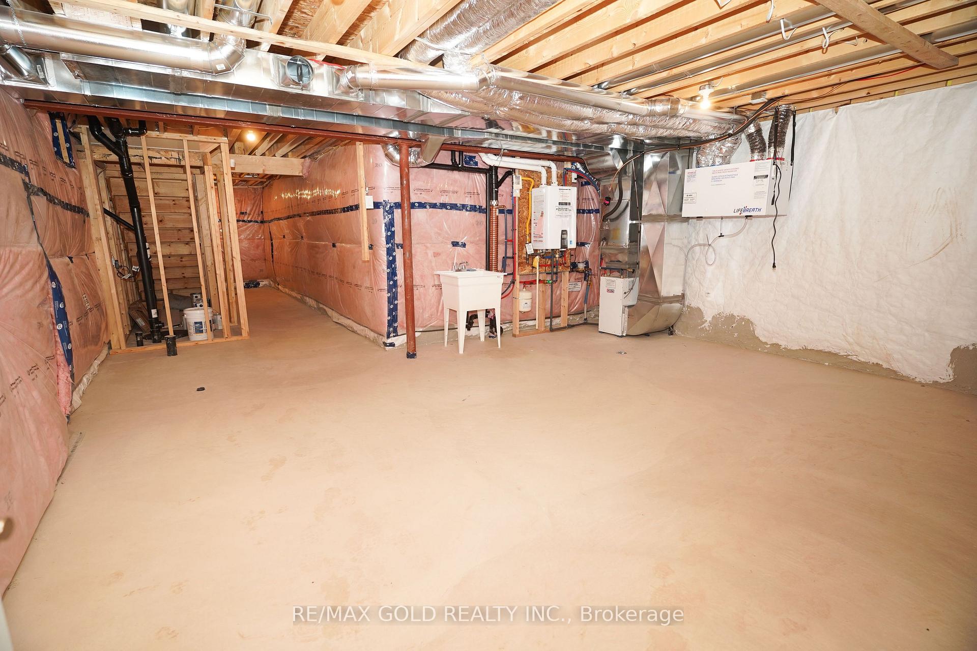 Photo 24 of 122 Willson Drive, Thorold, Hurricane/Merrittville — HOMEH