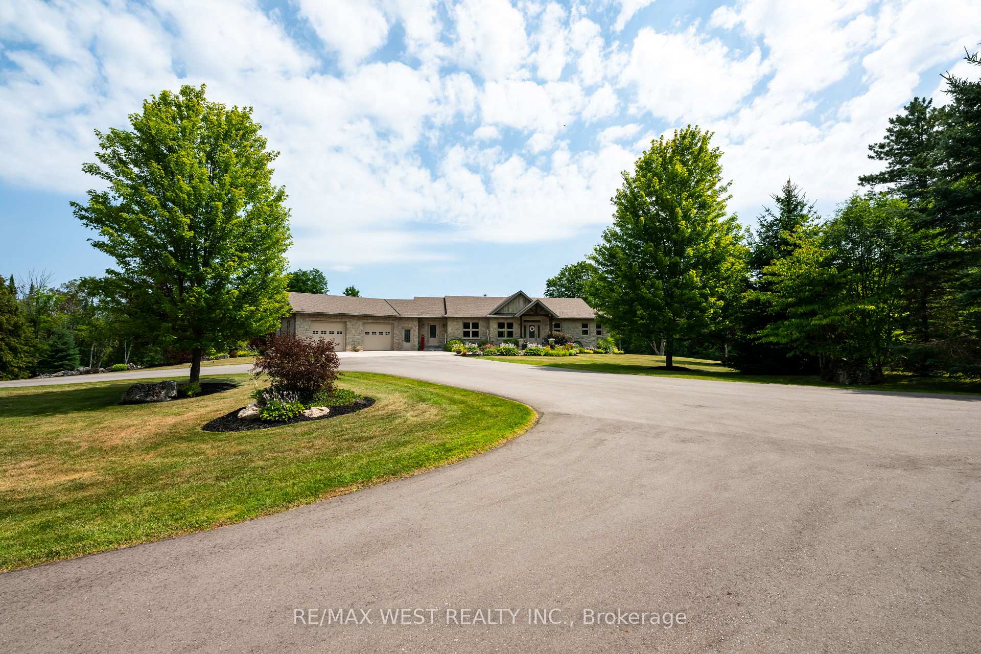 Photo 3 of 20341 St Andrews Road, Caledon, Rural Caledon — HOMEH