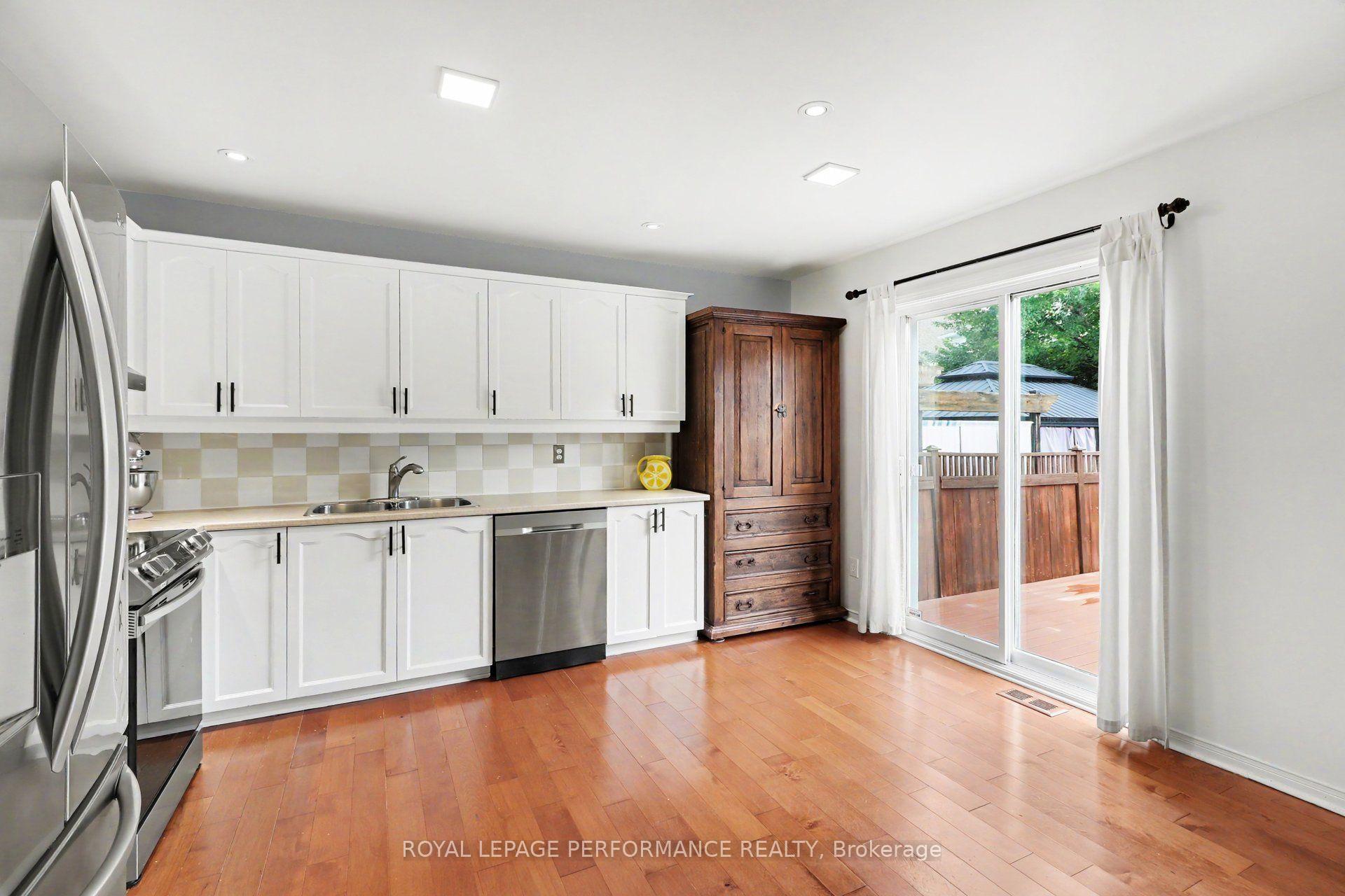 Photo 7 of 6020 Longleaf Drive, Ottawa, Chapel Hill South - Orleans Village — HOMEH