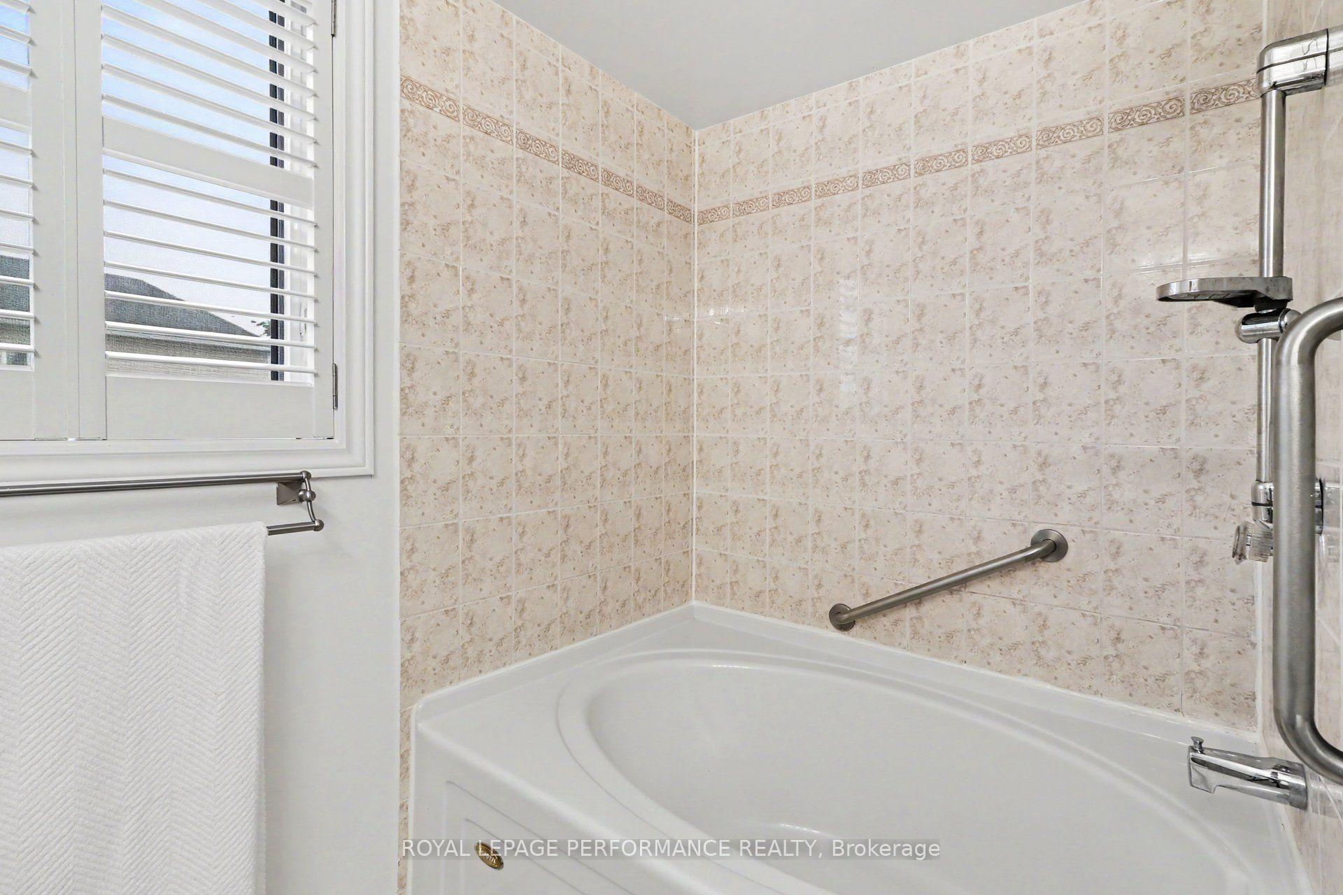 Photo 22 of 6020 Longleaf Drive, Ottawa, Chapel Hill South - Orleans Village — HOMEH