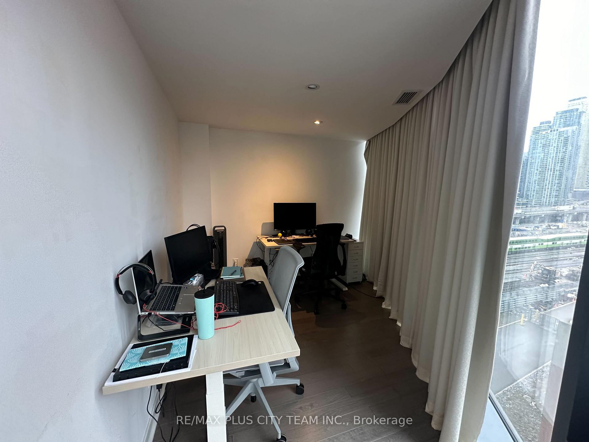 Photo 5 of Unit 709, 1 Market Street, Toronto, Waterfront Communities — HOMEH