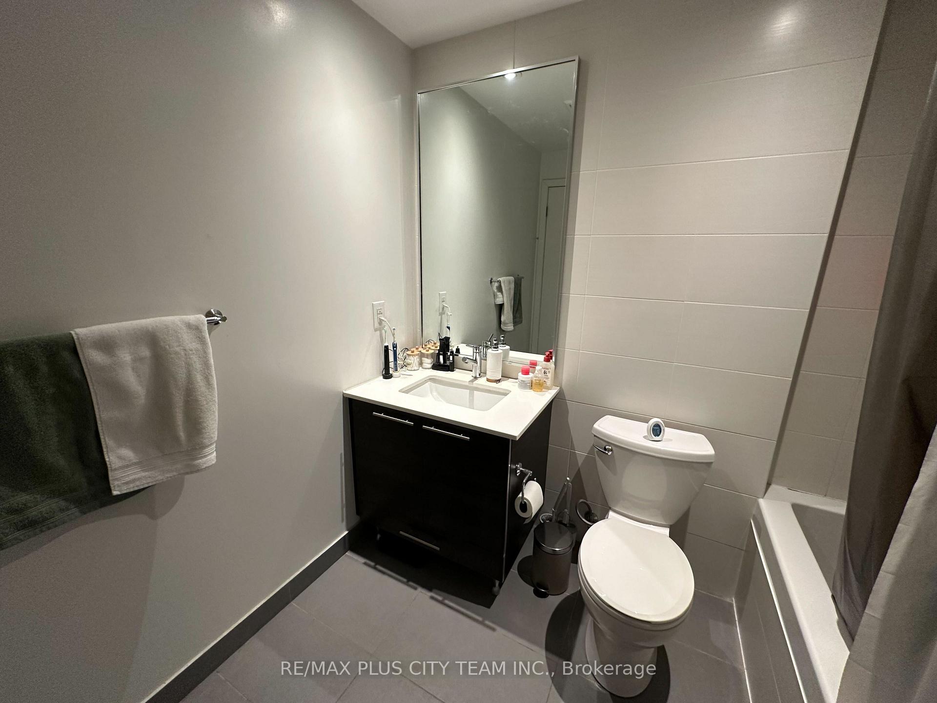 Photo 11 of Unit 709, 1 Market Street, Toronto, Waterfront Communities — HOMEH