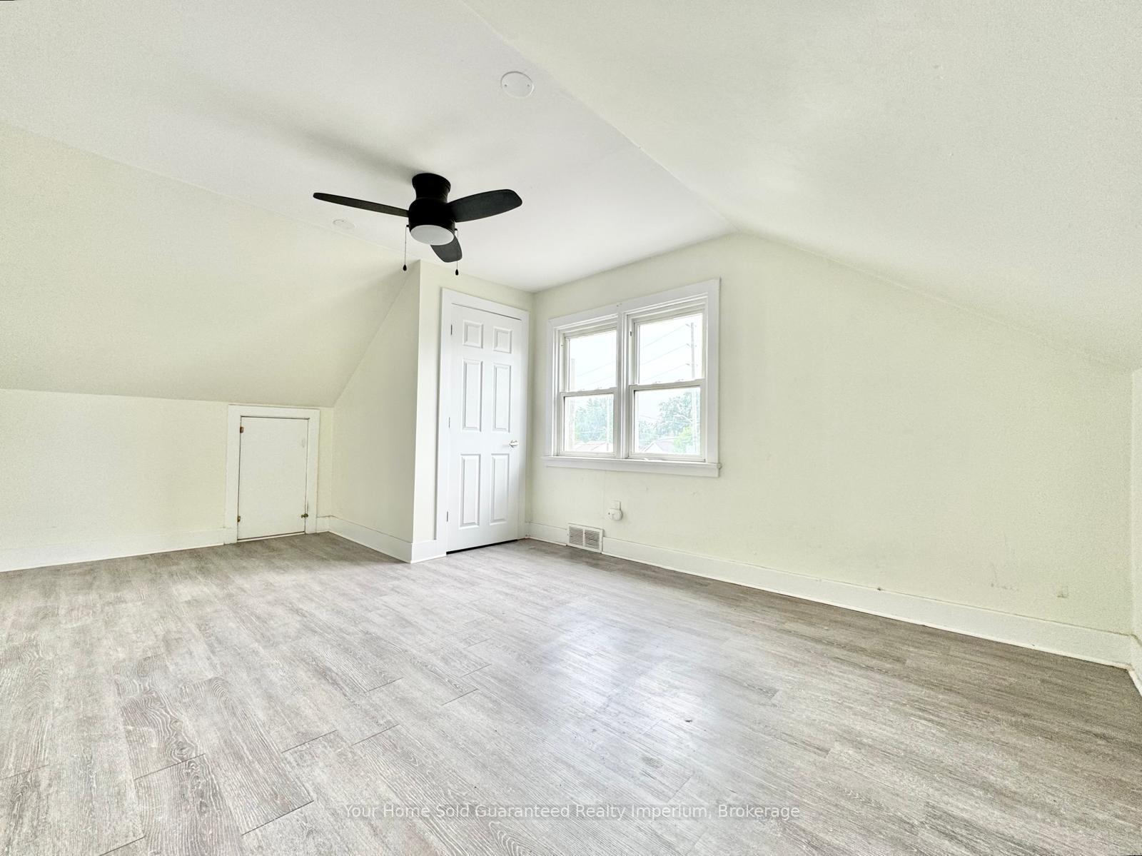 Photo 3 of Unit Upper, 232 Grantham Avenue, St. Catharines, Carlton/Bunting — HOMEH