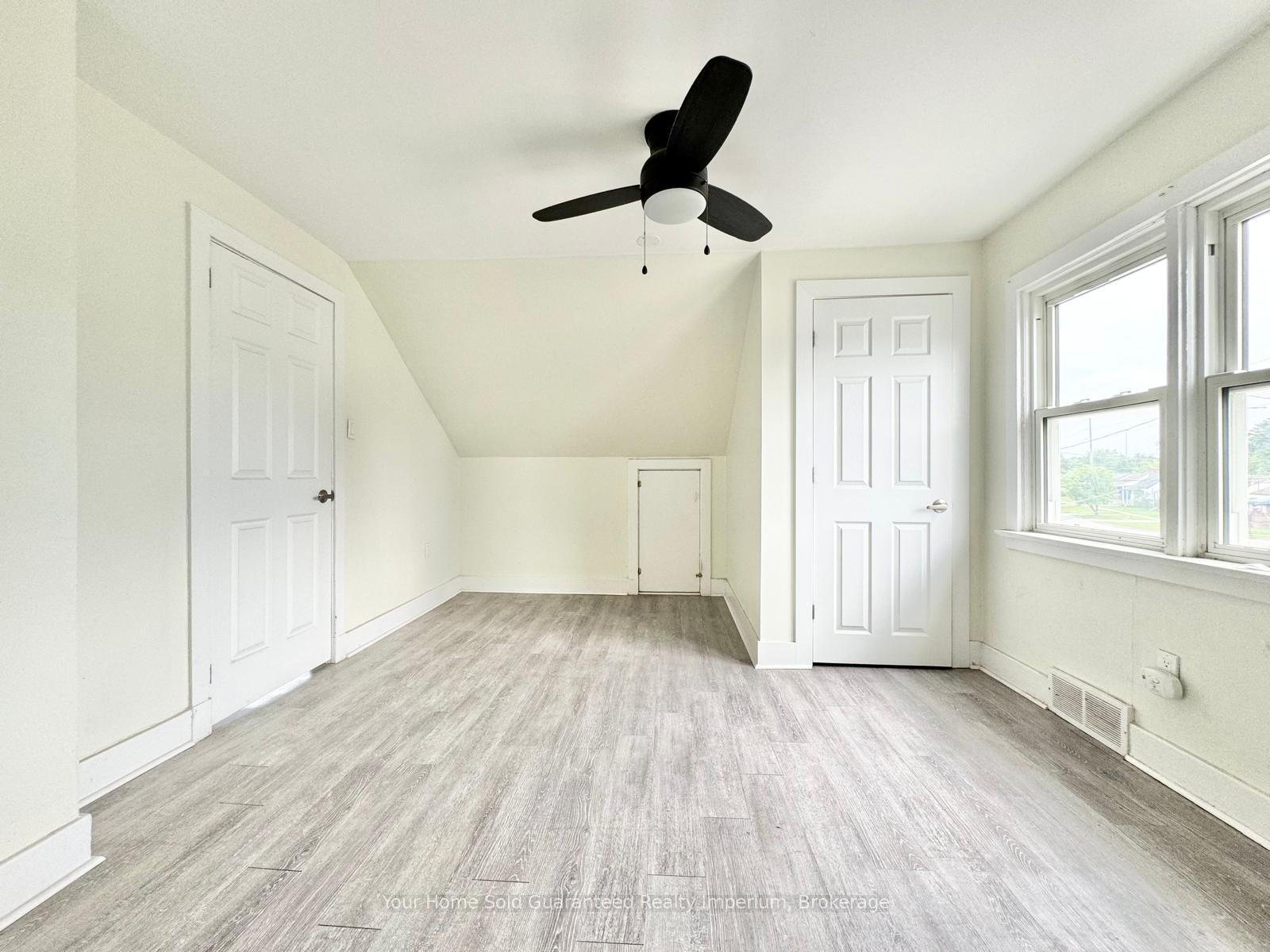 Photo 4 of Unit Upper, 232 Grantham Avenue, St. Catharines, Carlton/Bunting — HOMEH