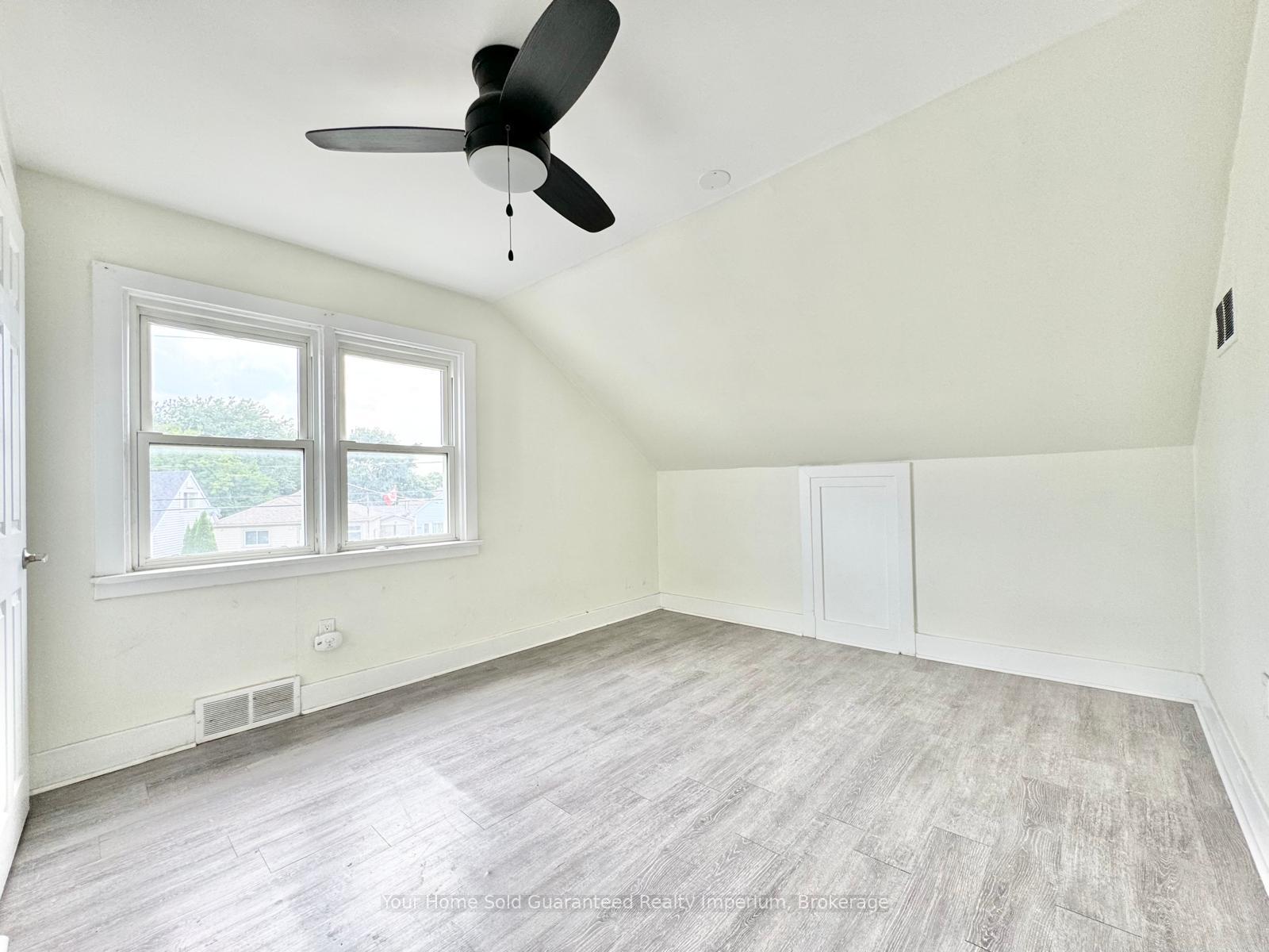 Photo 5 of Unit Upper, 232 Grantham Avenue, St. Catharines, Carlton/Bunting — HOMEH