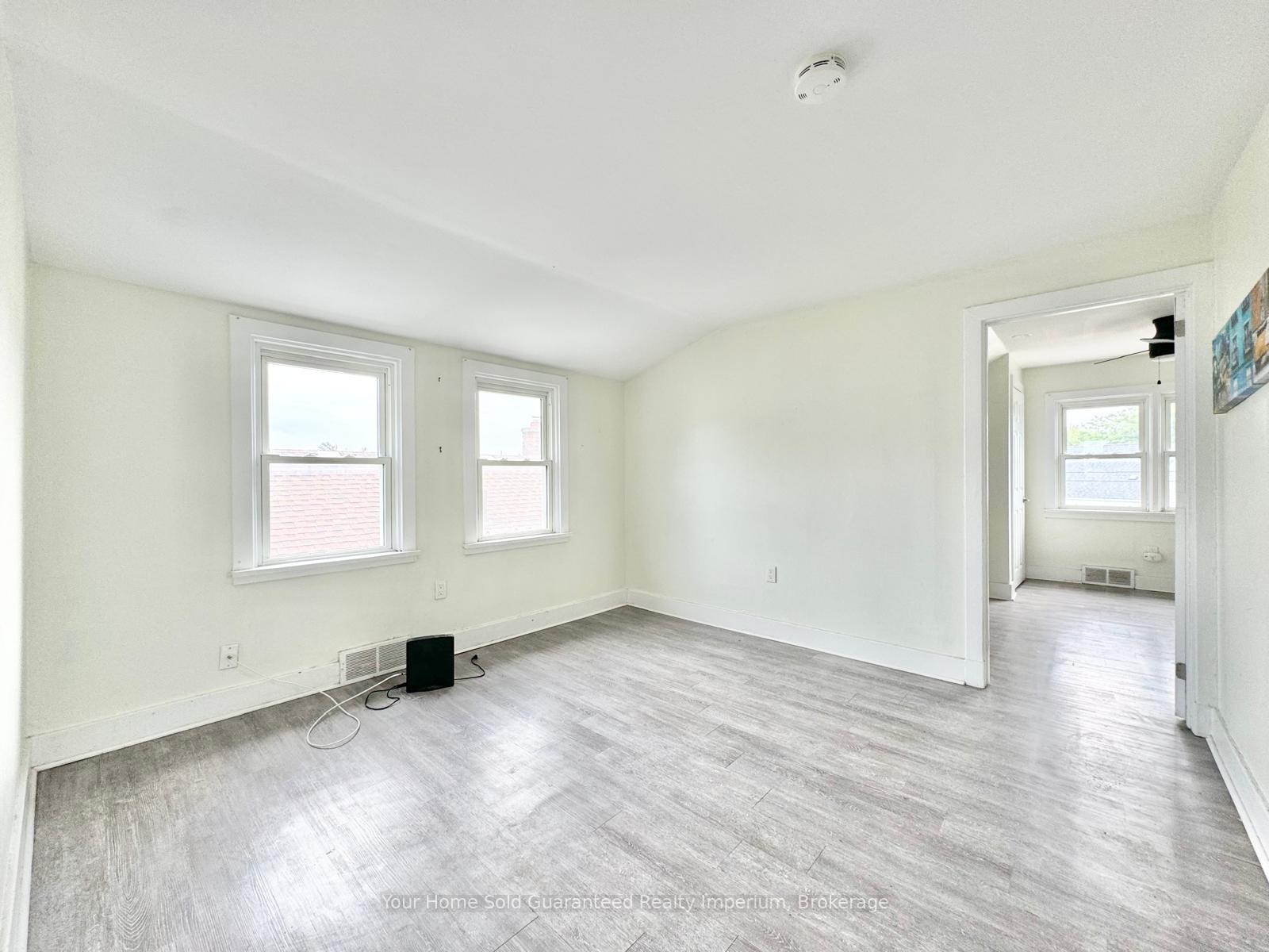 Photo 7 of Unit Upper, 232 Grantham Avenue, St. Catharines, Carlton/Bunting — HOMEH