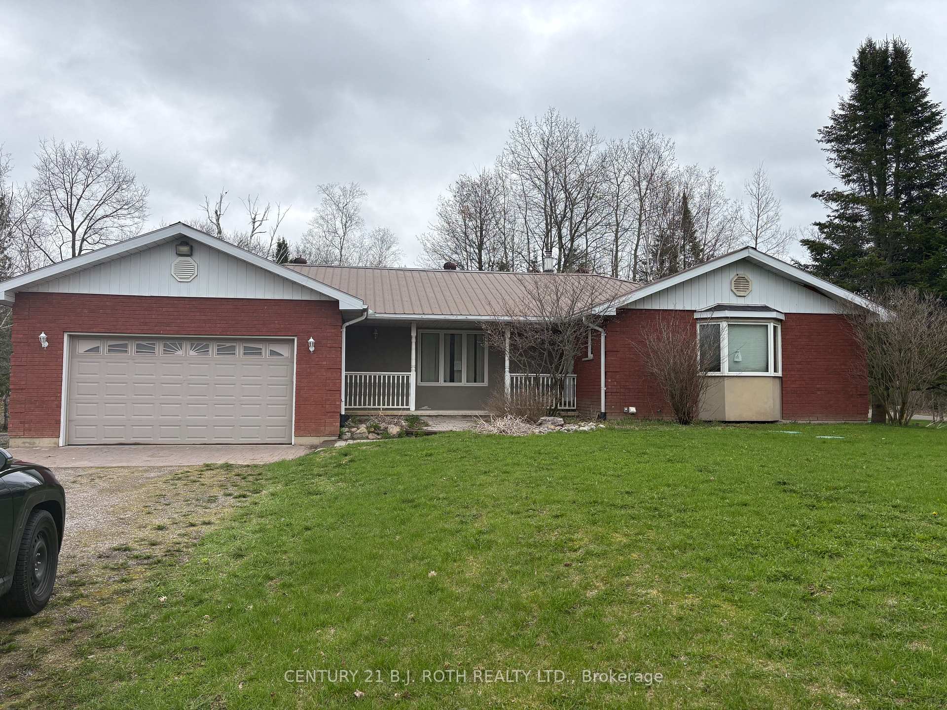 Photo 2 of 8709 8th Line, Essa, Rural Essa — HOMEH