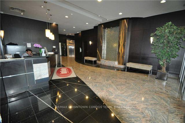 Photo 4 of Unit 1005, 30 Grand Trunk Crescent, Toronto, Waterfront Communities — HOMEH
