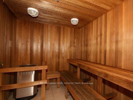 Photo 8 of Unit 1005, 30 Grand Trunk Crescent, Toronto, Waterfront Communities — HOMEH