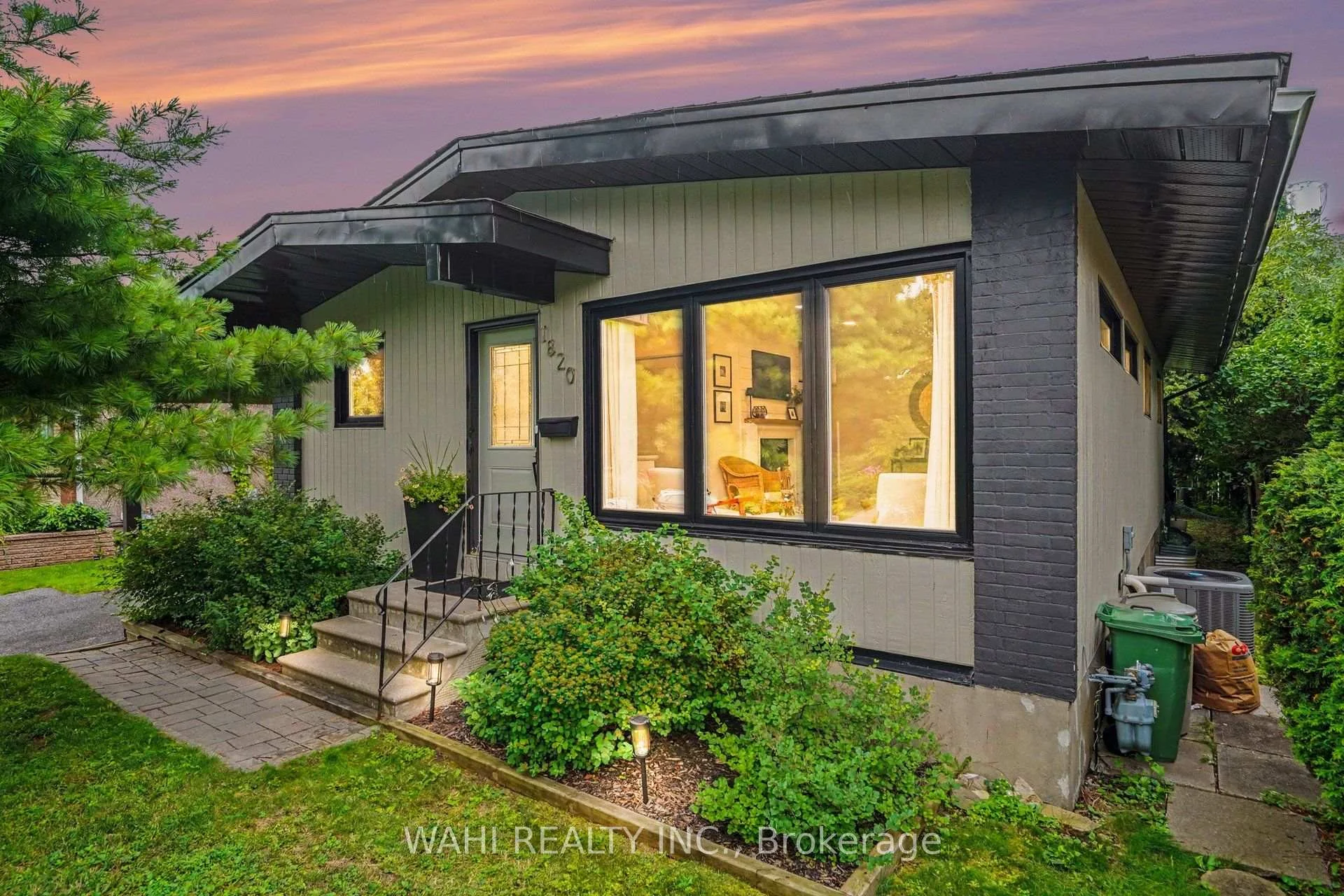 Photo 4 of 1820 Lorraine Avenue, Ottawa, Guildwood Estates - Urbandale Acres — HOMEH