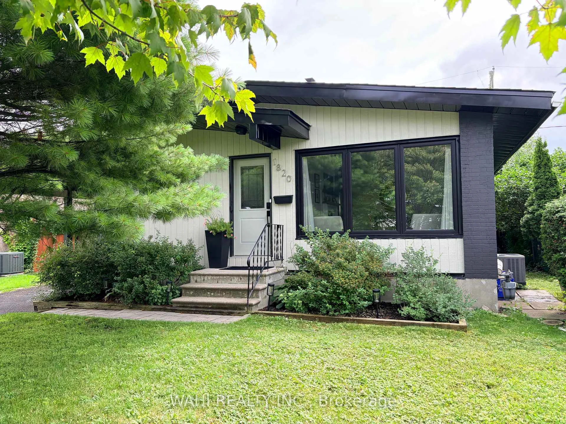 Photo 7 of 1820 Lorraine Avenue, Ottawa, Guildwood Estates - Urbandale Acres — HOMEH