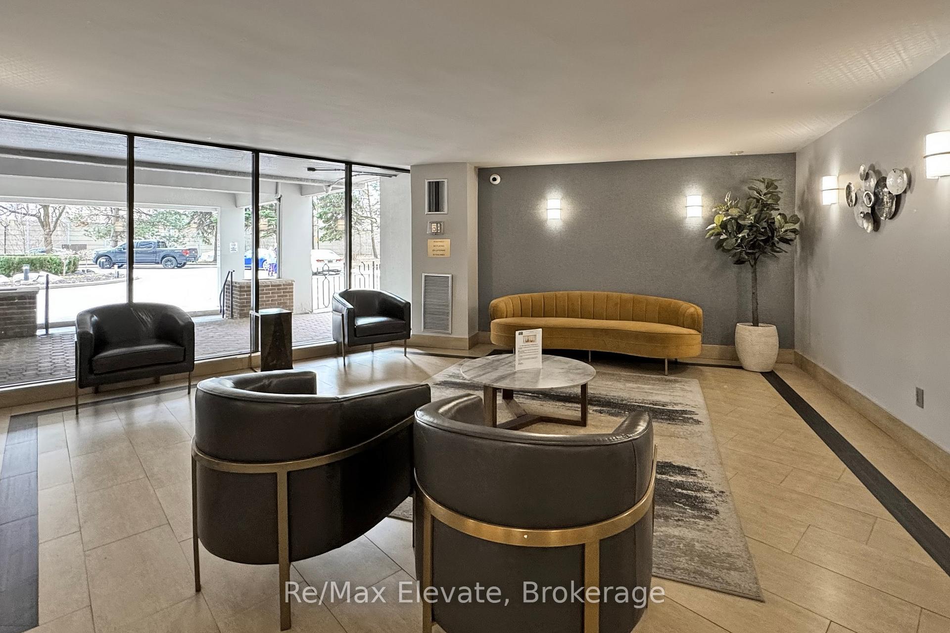 Photo 4 of Unit 406, 5 Shady Golfway, Toronto, Flemingdon Park — HOMEH