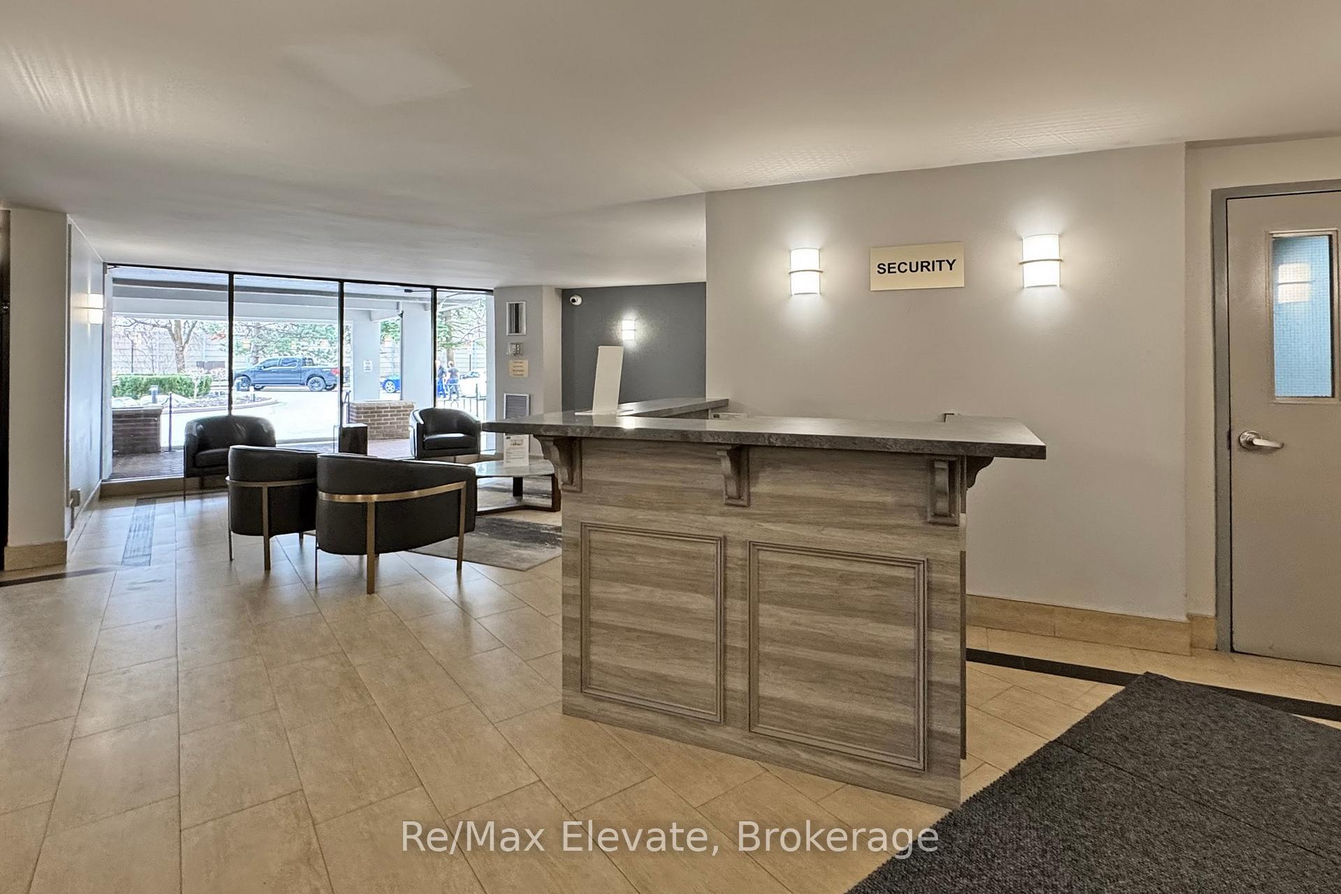 Photo 6 of Unit 406, 5 Shady Golfway, Toronto, Flemingdon Park — HOMEH