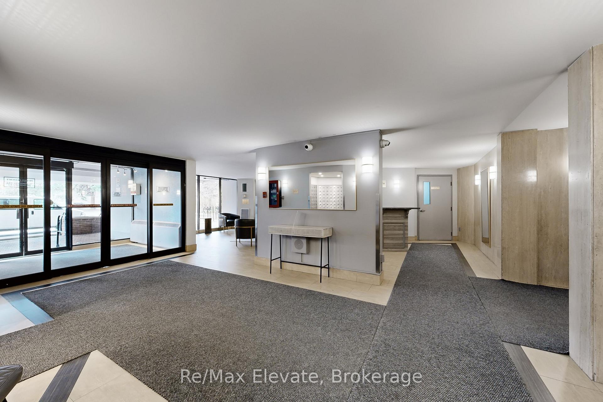 Photo 7 of Unit 406, 5 Shady Golfway, Toronto, Flemingdon Park — HOMEH