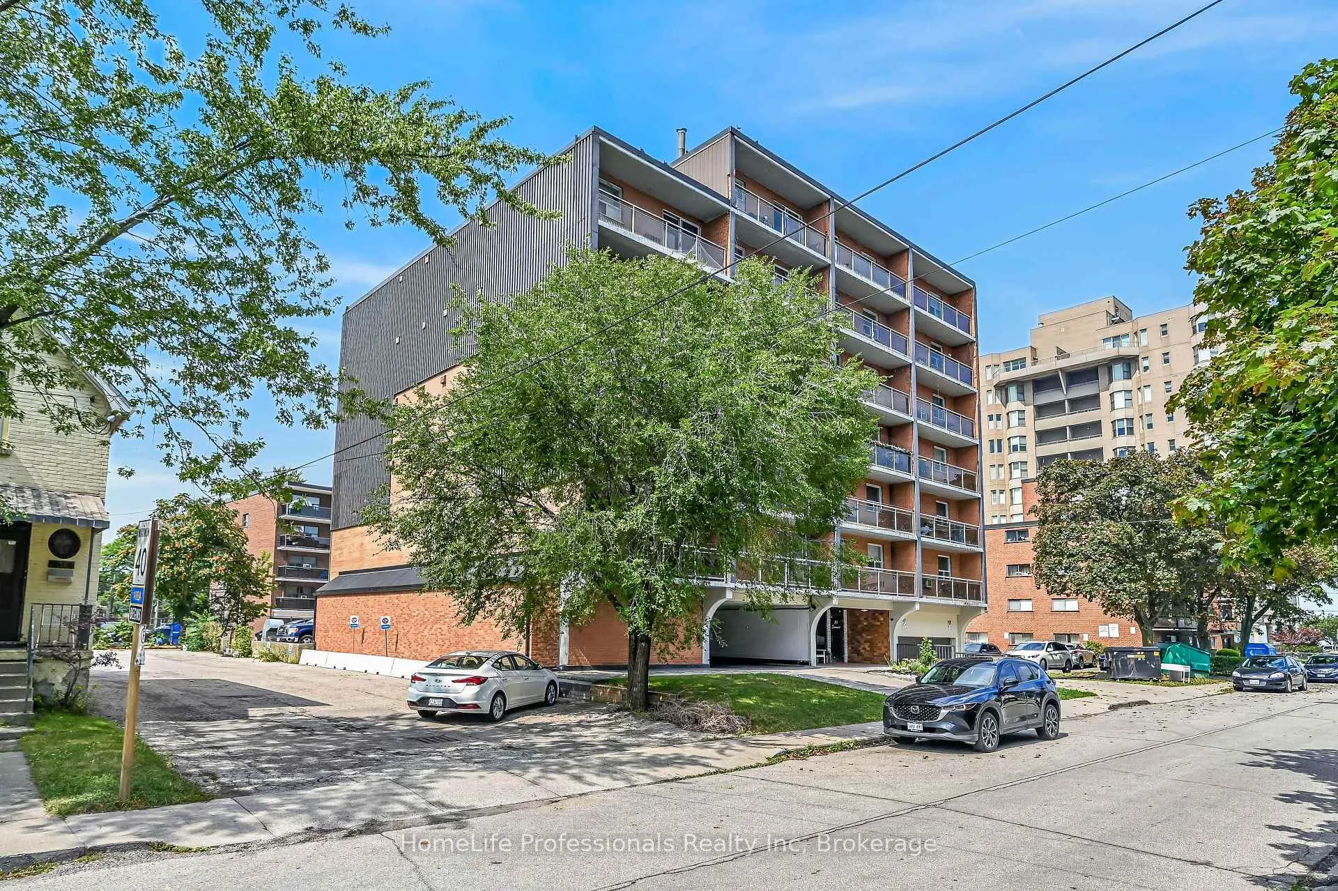 Photo of Unit 601, 30 Summit Avenue