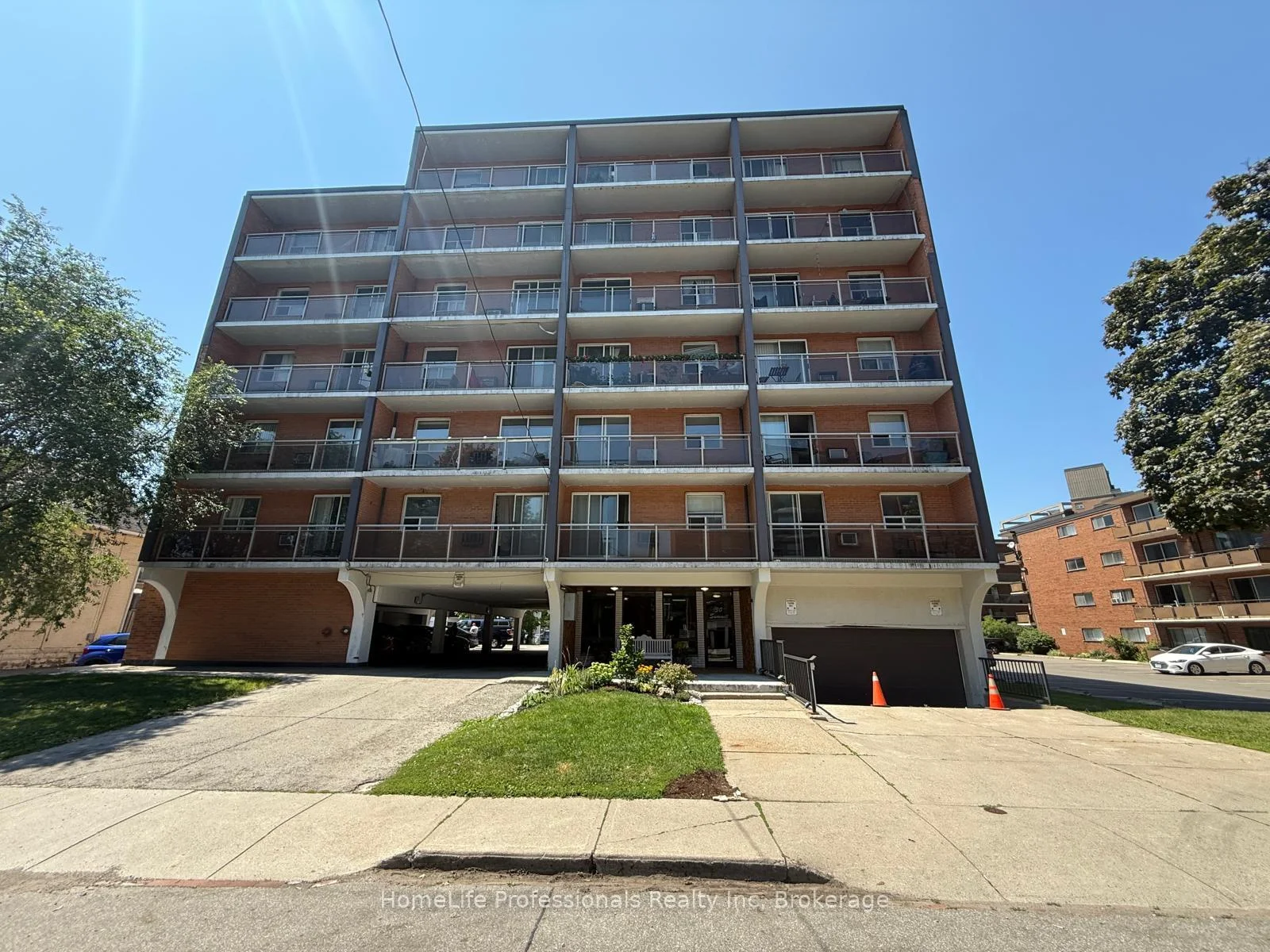 Photo 2 of Unit 601, 30 Summit Avenue, Hamilton, Eastmount — HOMEH