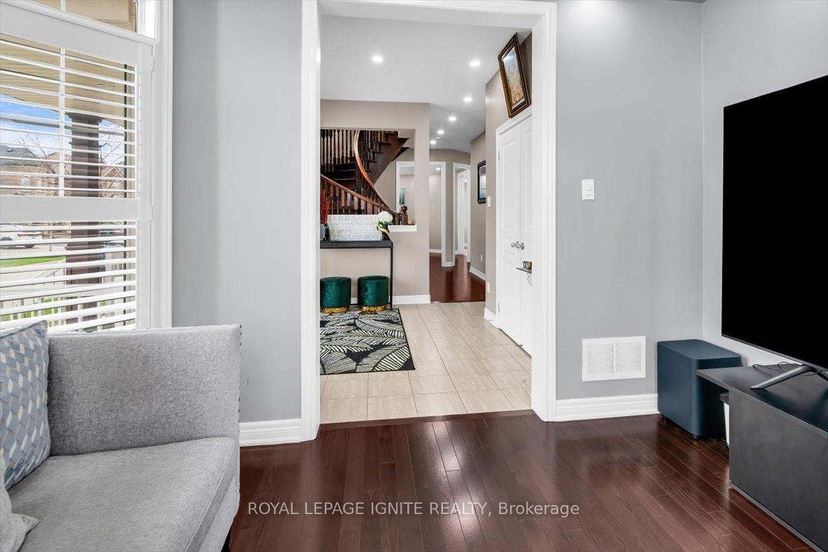 Photo 8 of 87 Richler Avenue, Vaughan, Kleinburg — HOMEH