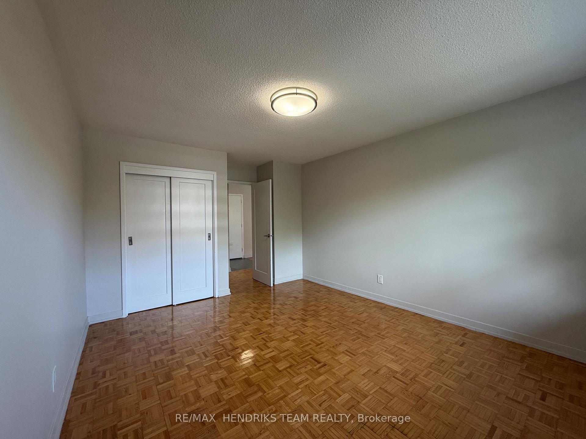 Photo 8 of Unit 203, 33 Leaside Drive, St. Catharines, Carlton/Bunting — HOMEH
