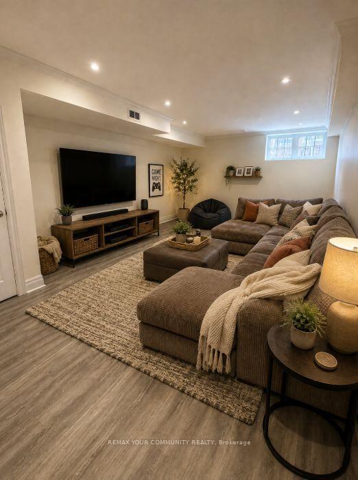 Photo 10 of 20 Overlander Way, Vaughan, Patterson — HOMEH