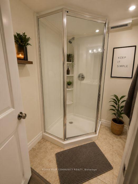 Photo 15 of 20 Overlander Way, Vaughan, Patterson — HOMEH