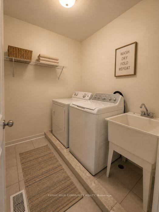 Photo 19 of 20 Overlander Way, Vaughan, Patterson — HOMEH