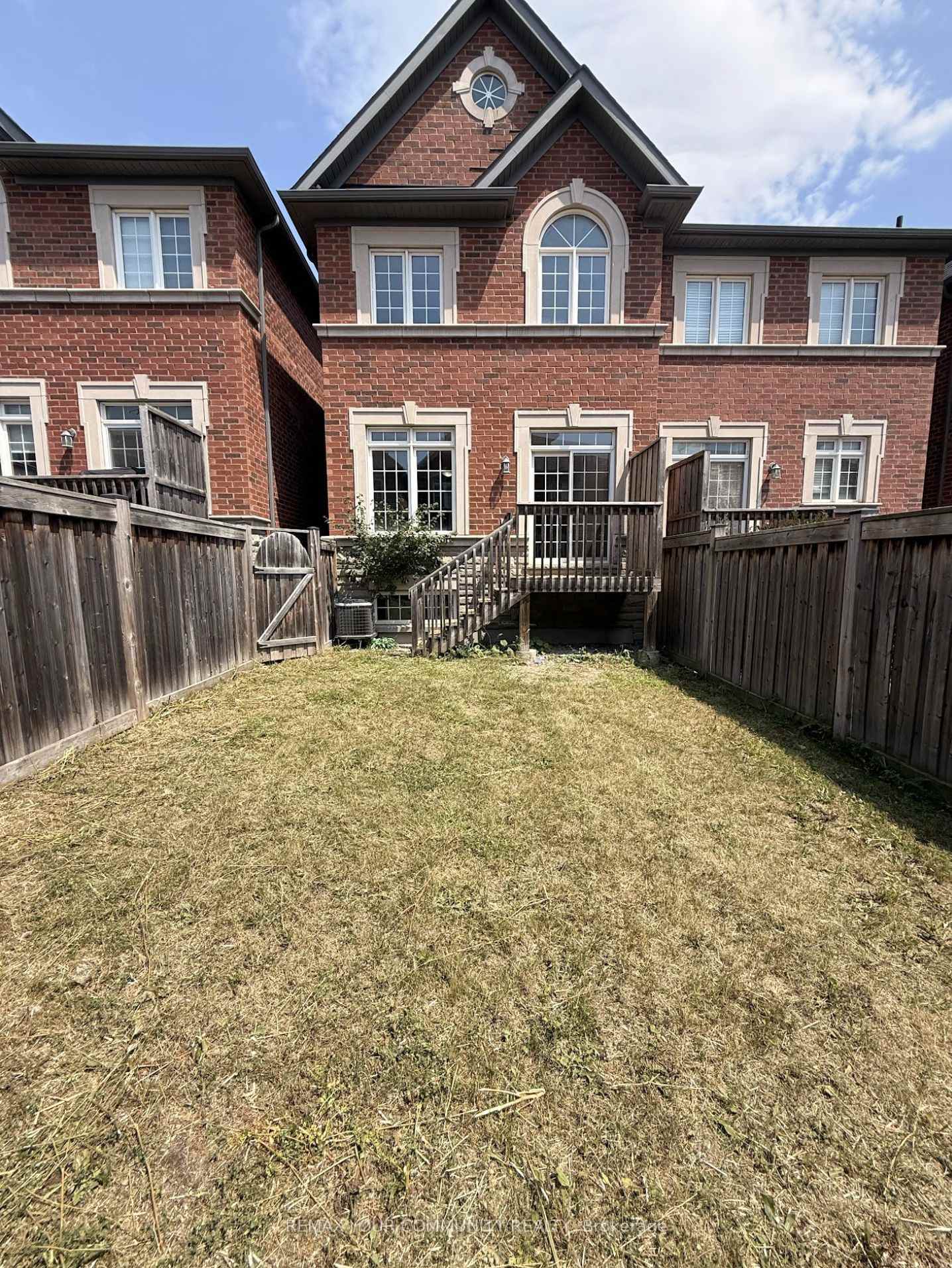Photo 24 of 20 Overlander Way, Vaughan, Patterson — HOMEH