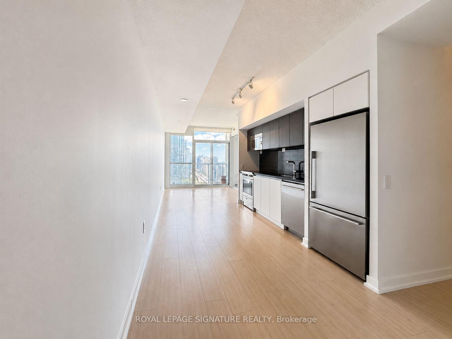 Photo 3 of Unit 3002, 75 Queens Wharf Road, Toronto, Waterfront Communities — HOMEH