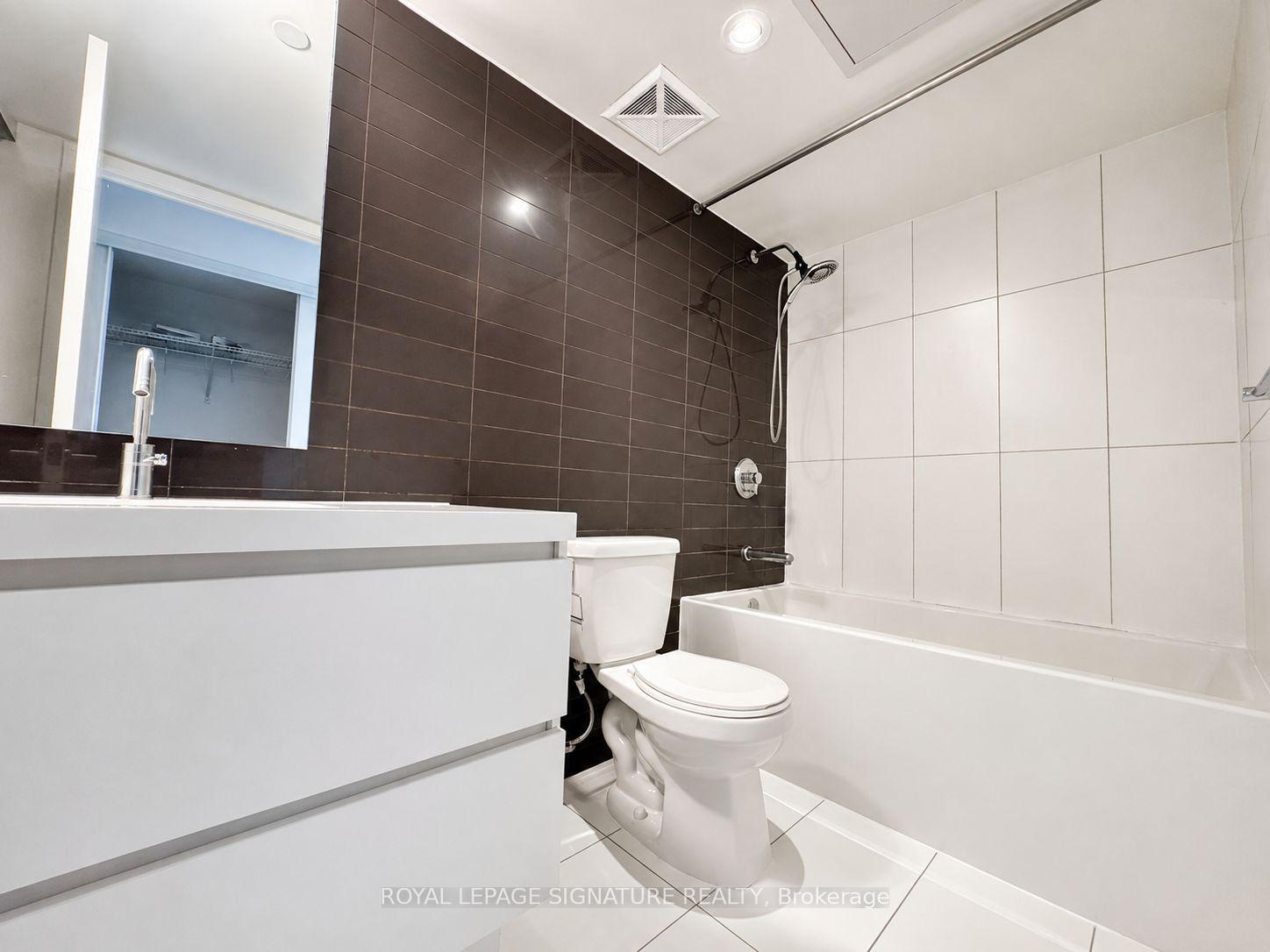 Photo 11 of Unit 3002, 75 Queens Wharf Road, Toronto, Waterfront Communities — HOMEH