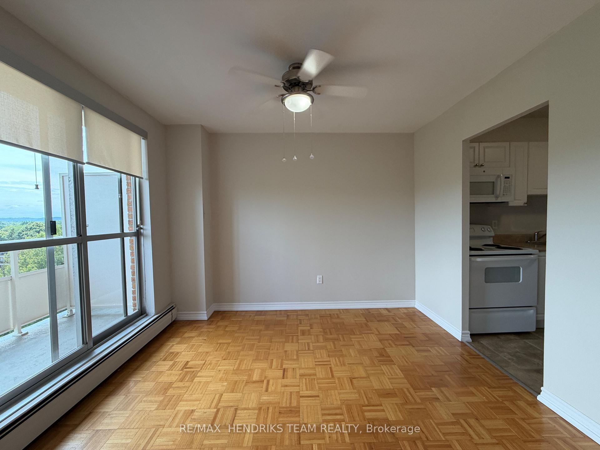 Photo 4 of Unit 809, 60 Windward Street, St. Catharines, Carlton/Bunting — HOMEH