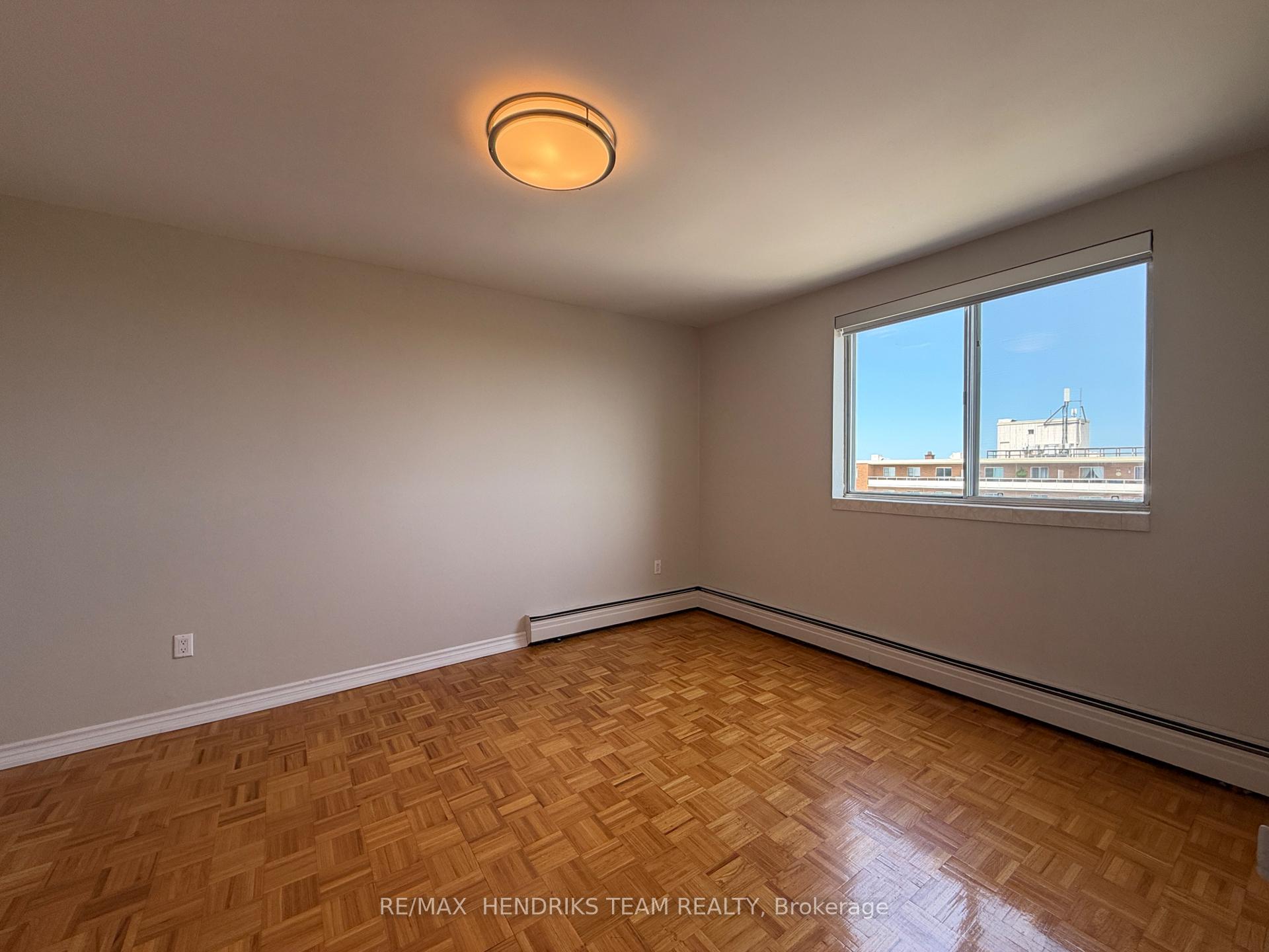 Photo 8 of Unit 809, 60 Windward Street, St. Catharines, Carlton/Bunting — HOMEH