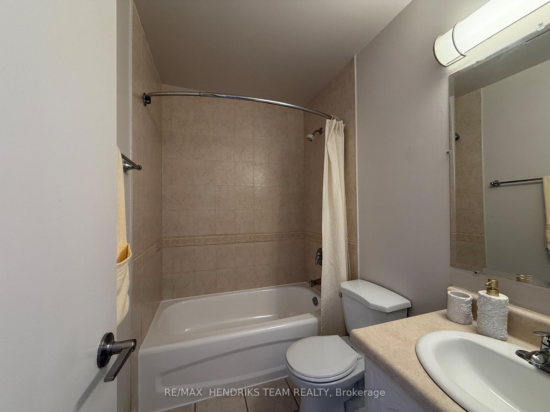 Photo 10 of Unit 809, 60 Windward Street, St. Catharines, Carlton/Bunting — HOMEH