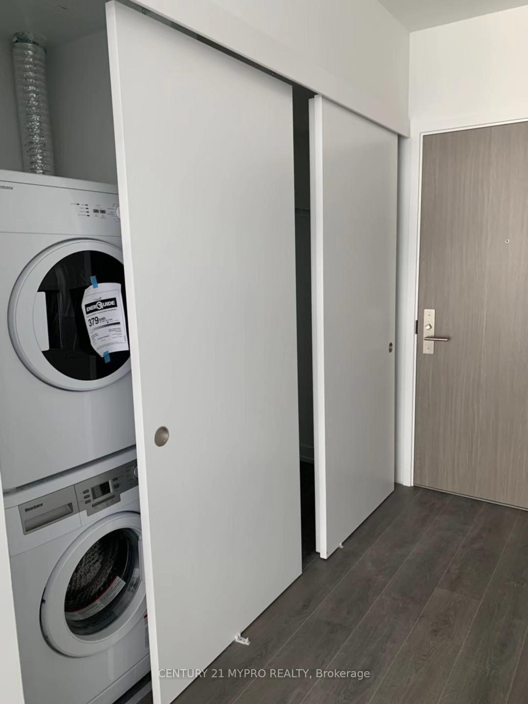 Photo 5 of Unit 909, 161 Roehampton Avenue, Toronto, Mount Pleasant West — HOMEH