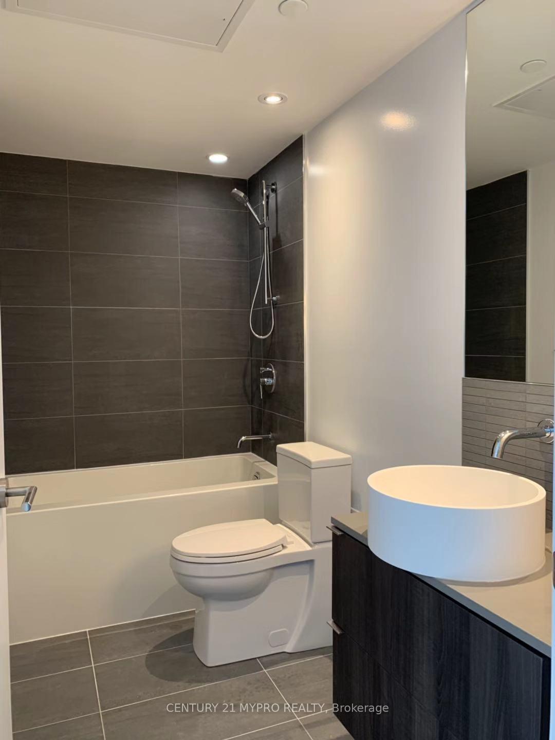 Photo 8 of Unit 909, 161 Roehampton Avenue, Toronto, Mount Pleasant West — HOMEH