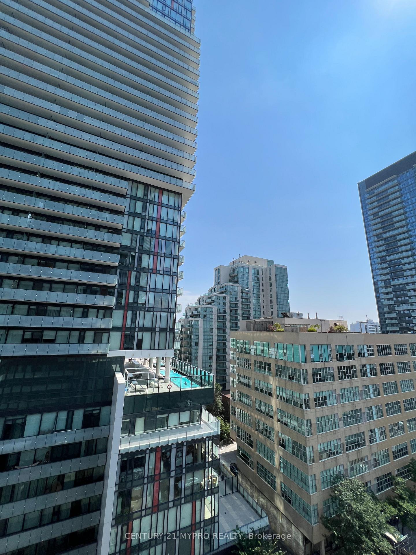 Photo 10 of Unit 909, 161 Roehampton Avenue, Toronto, Mount Pleasant West — HOMEH