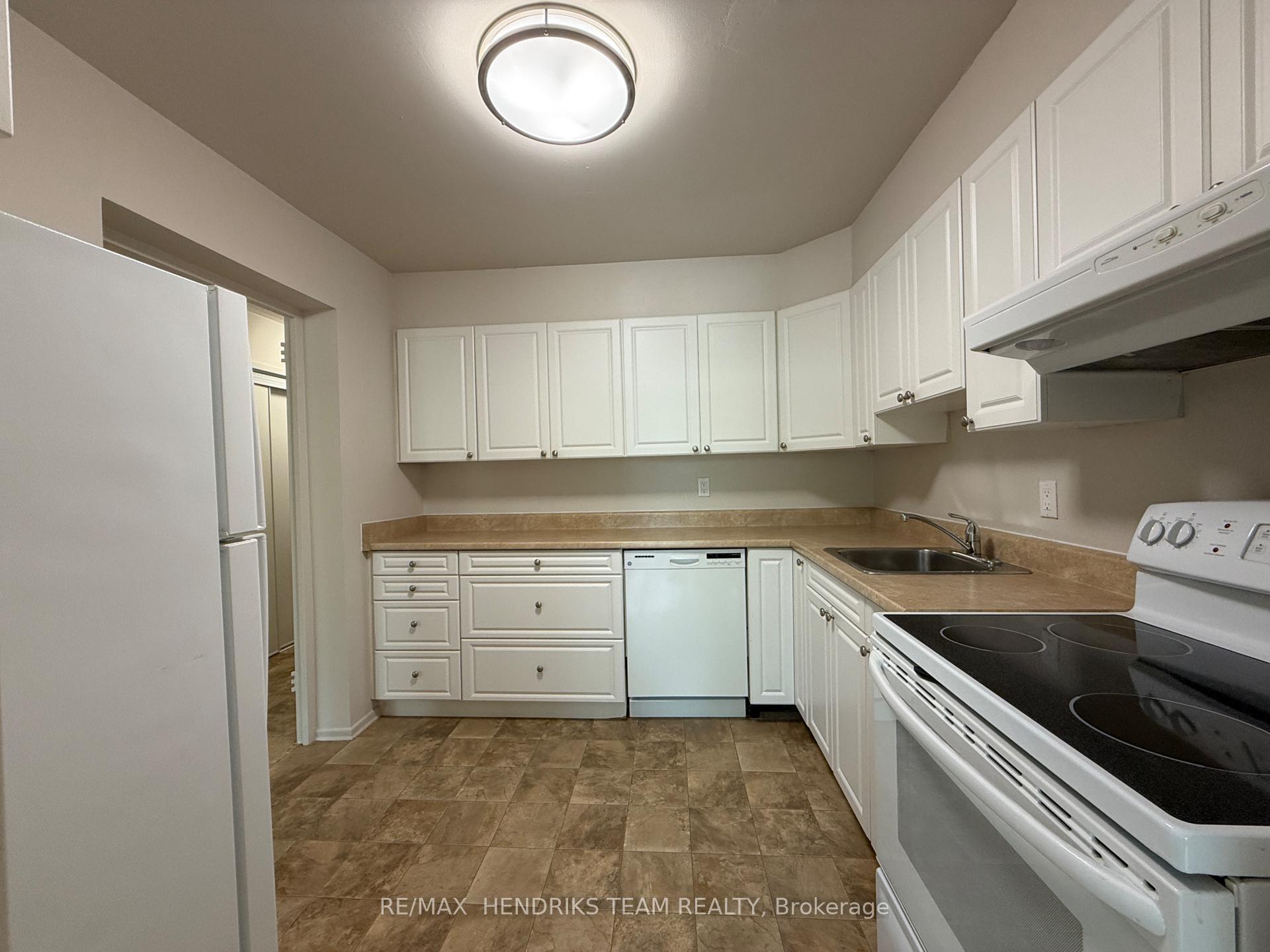 Photo 3 of Unit 201, 39 Leaside Drive, St. Catharines, Carlton/Bunting — HOMEH