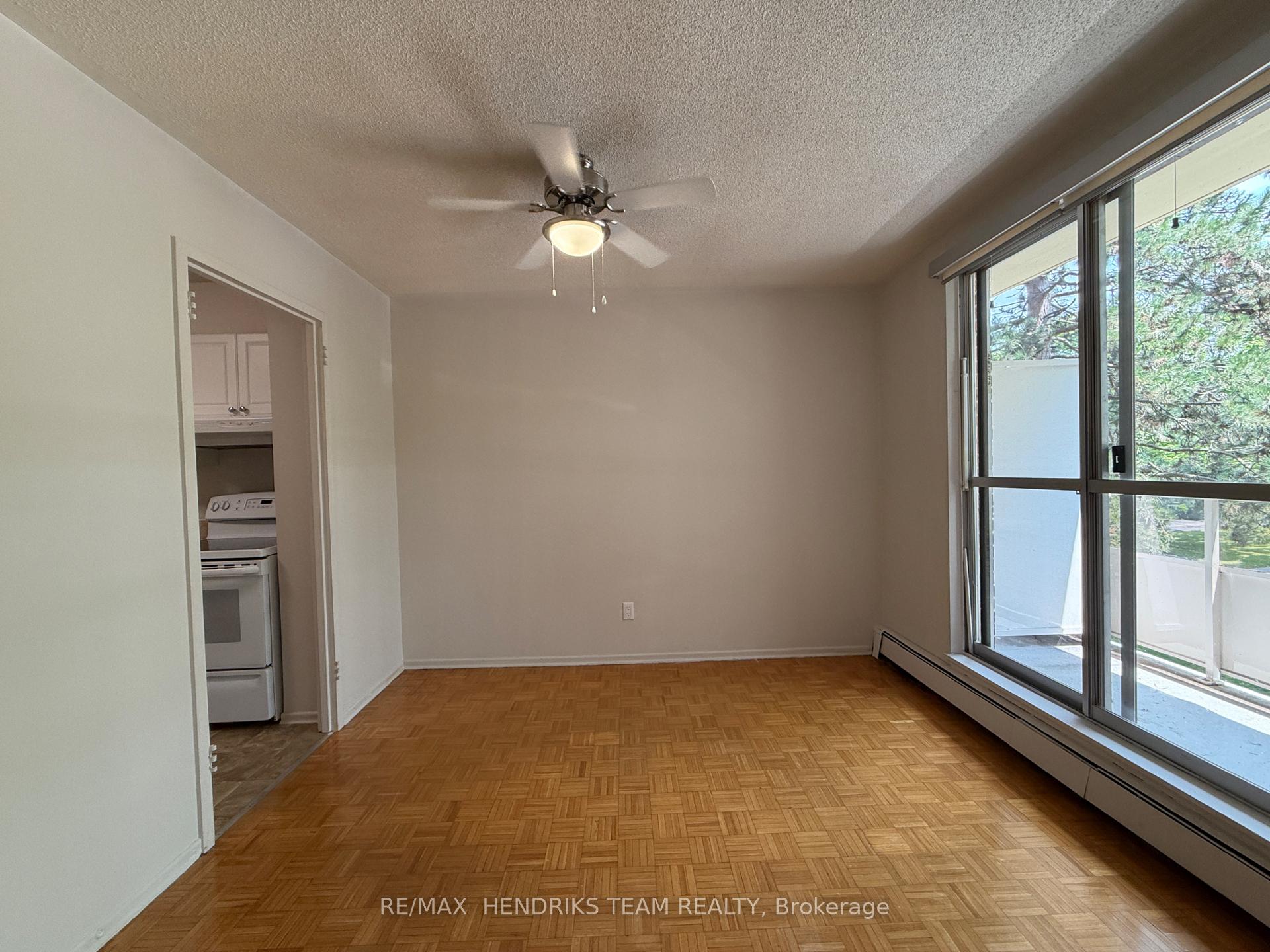 Photo 4 of Unit 201, 39 Leaside Drive, St. Catharines, Carlton/Bunting — HOMEH