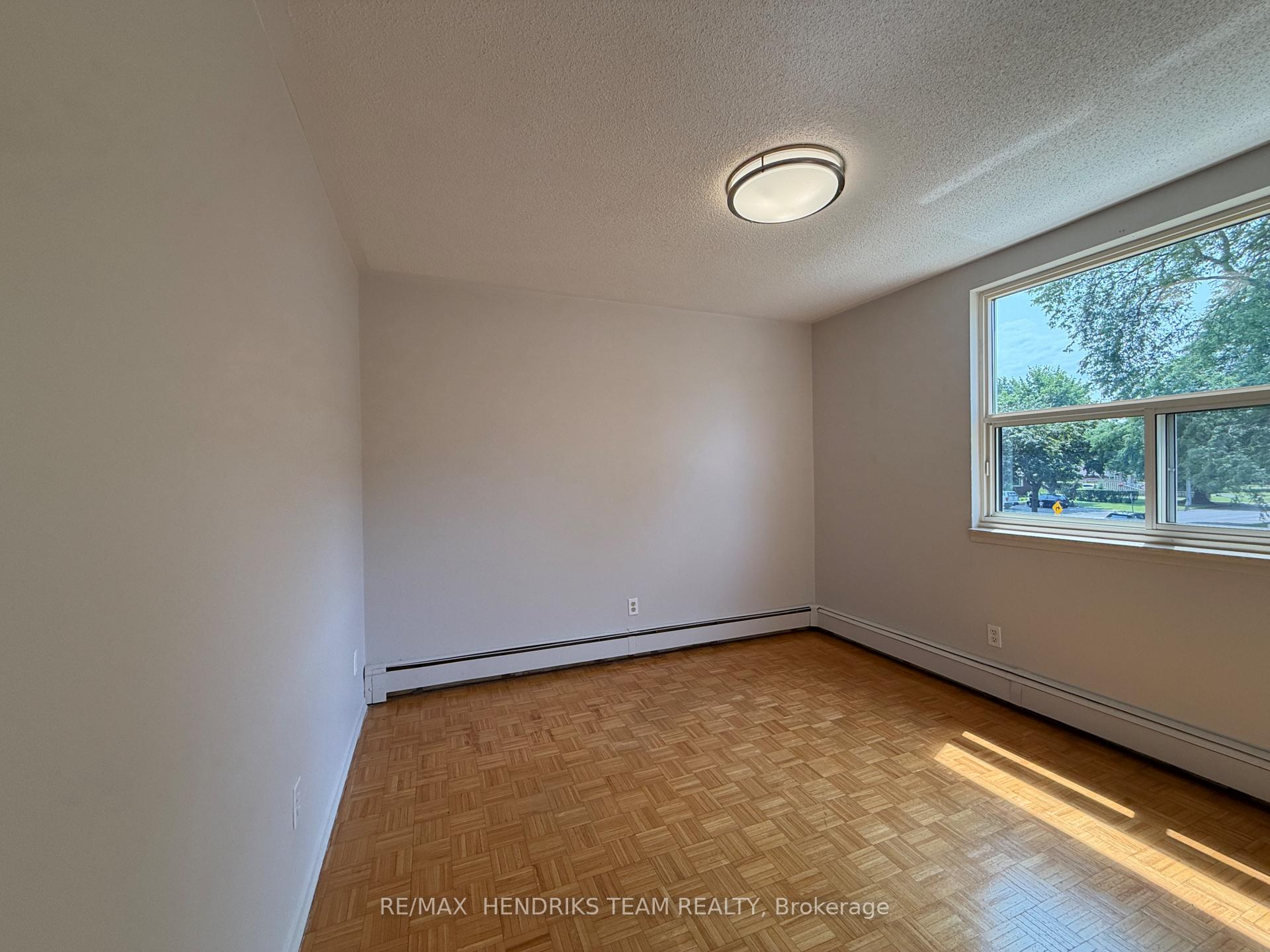 Photo 7 of Unit 201, 39 Leaside Drive, St. Catharines, Carlton/Bunting — HOMEH
