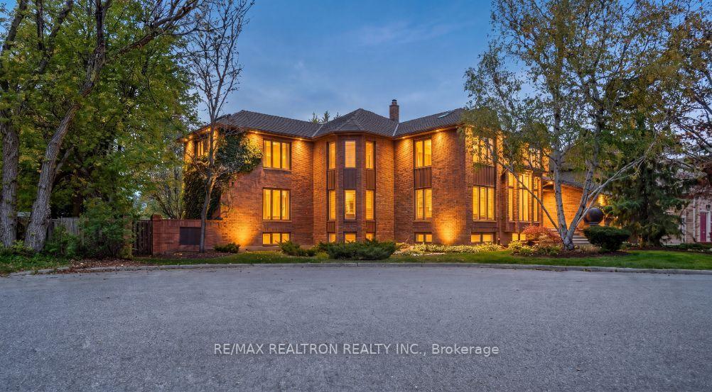 Front of 15 Sunforest Court
