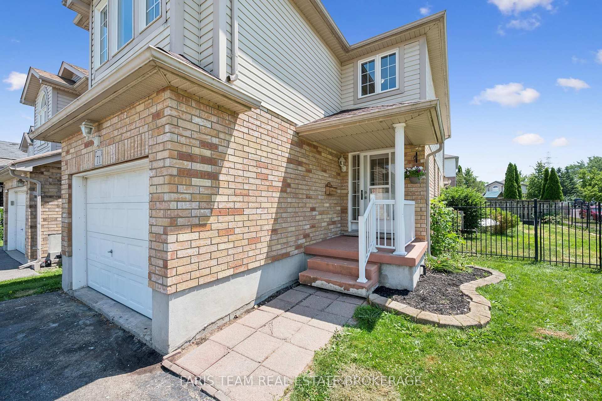 Photo 5 of 71 Peach Blossom Crescent, Kitchener, Larentian West — HOMEH