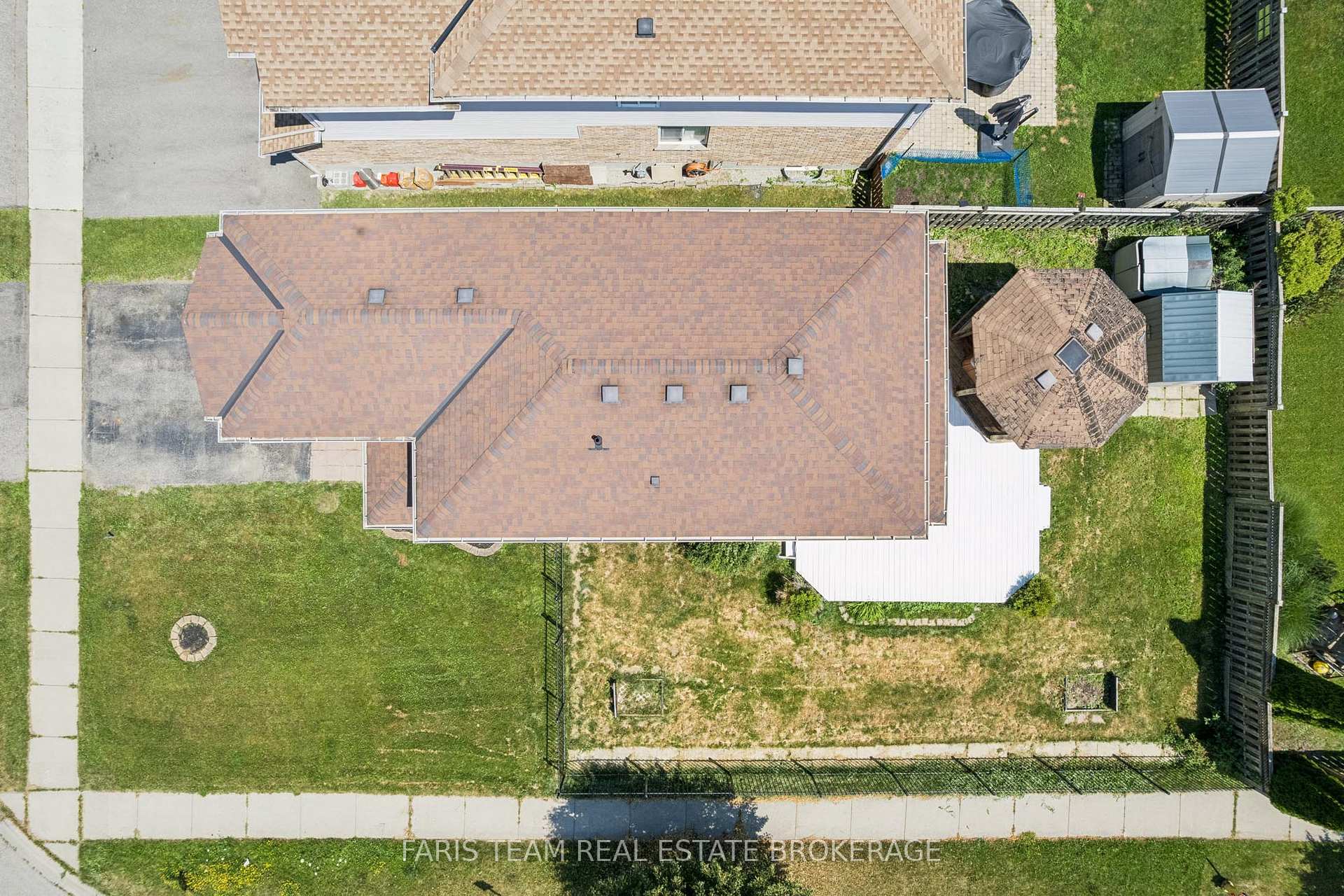 Photo 43 of 71 Peach Blossom Crescent, Kitchener, Larentian West — HOMEH