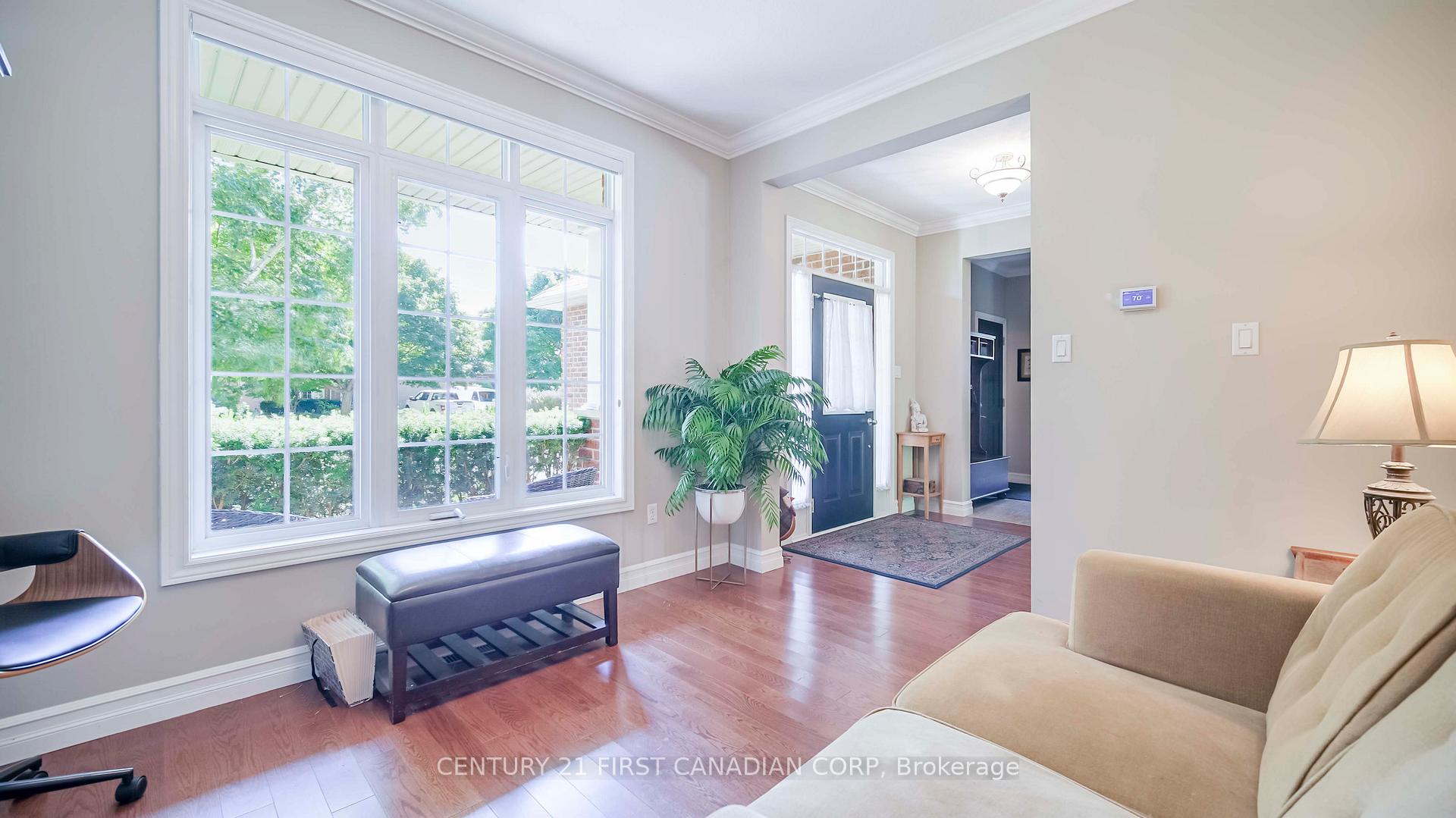 Photo 3 of 327 Richmeadow Road, London, North M — HOMEH