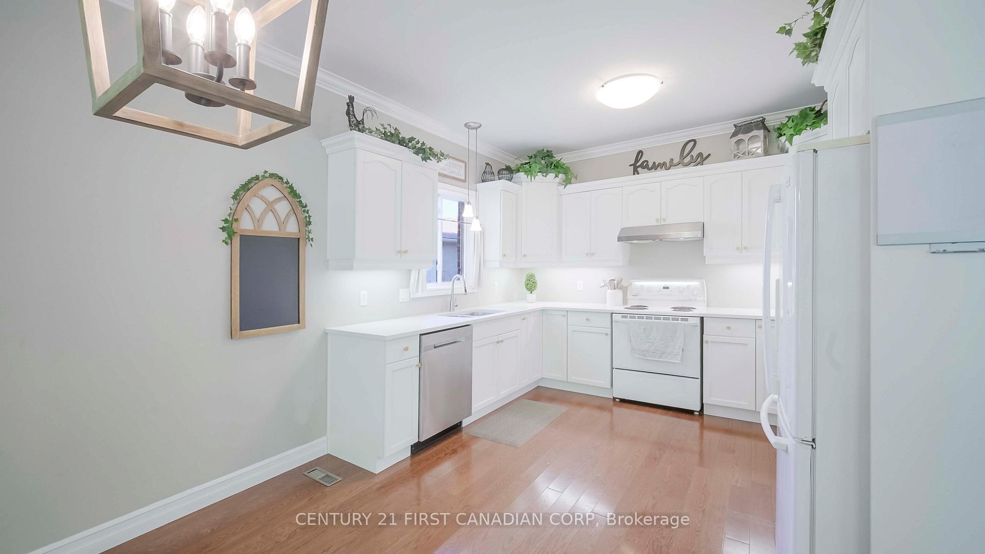 Photo 8 of 327 Richmeadow Road, London, North M — HOMEH