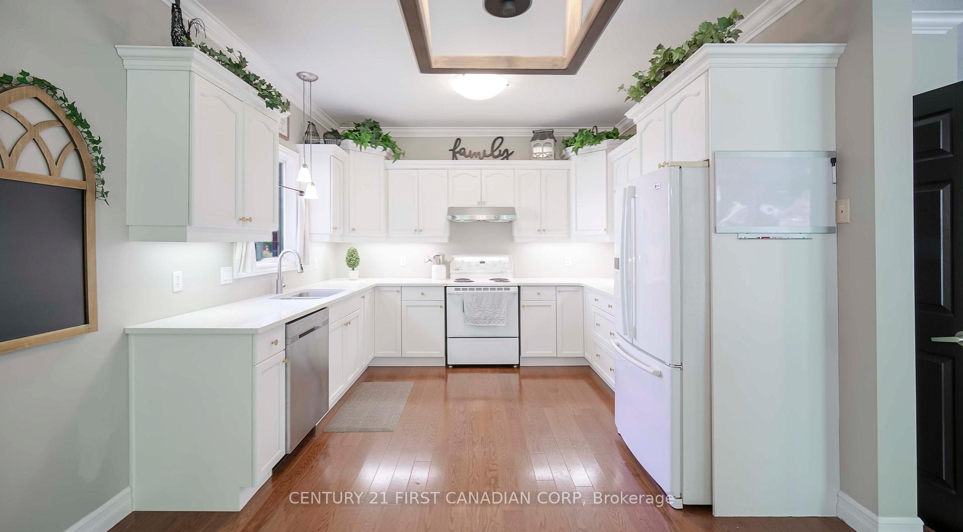 Photo 9 of 327 Richmeadow Road, London, North M — HOMEH