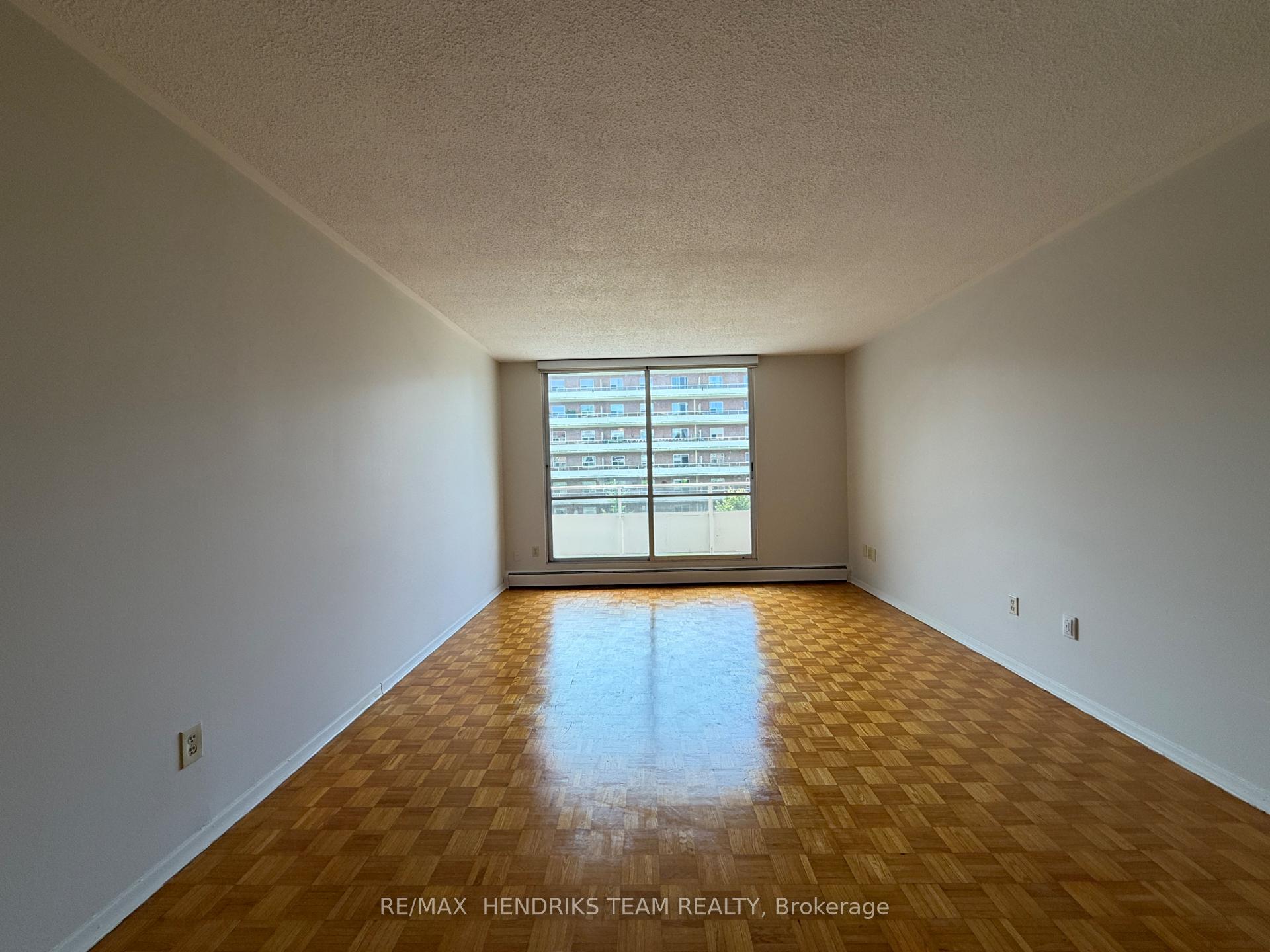 Photo 6 of Unit 303, 49 Leaside Drive, St. Catharines, Carlton/Bunting — HOMEH